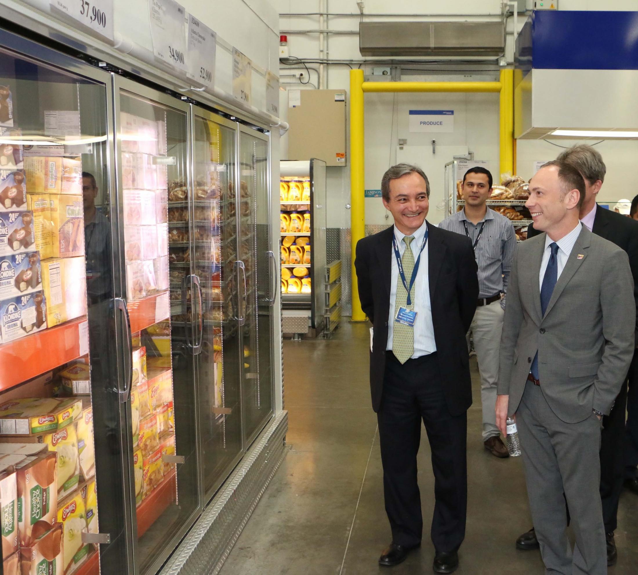 Deputy Under Secretary Jonathan Cordone sees the variety of U.S. food products that are available at retail outlets in Colombia thanks to the United States' free trade agreement with that country.